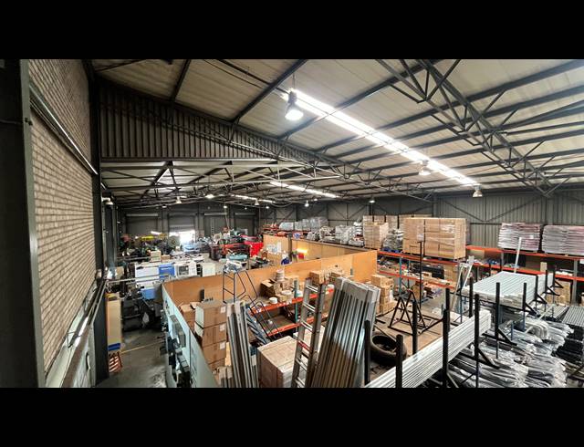 1,535M² WAREHOUSE TO LET IN SPARTAN
